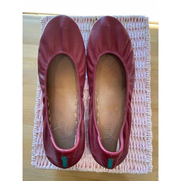 Tieks Cardinal Red Flats, sz 10 - Picture 1 of 7